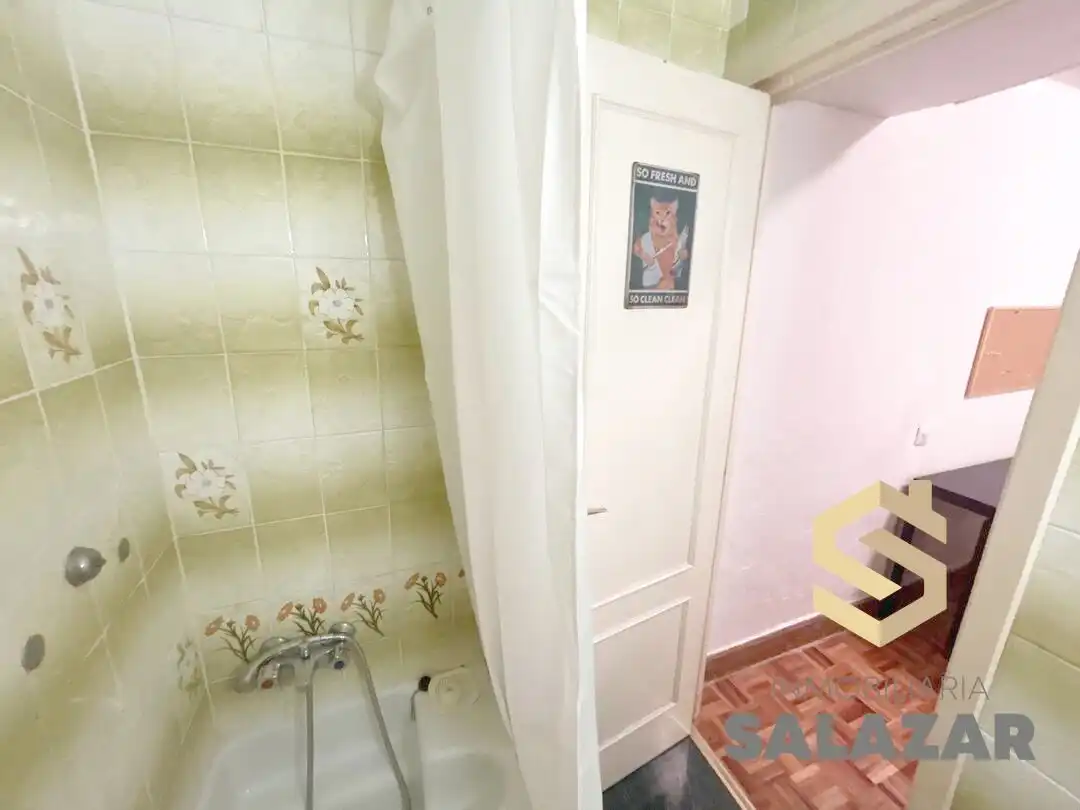 Badezimmer von Wohnung zur Miete in Bilbao  mit Heizung