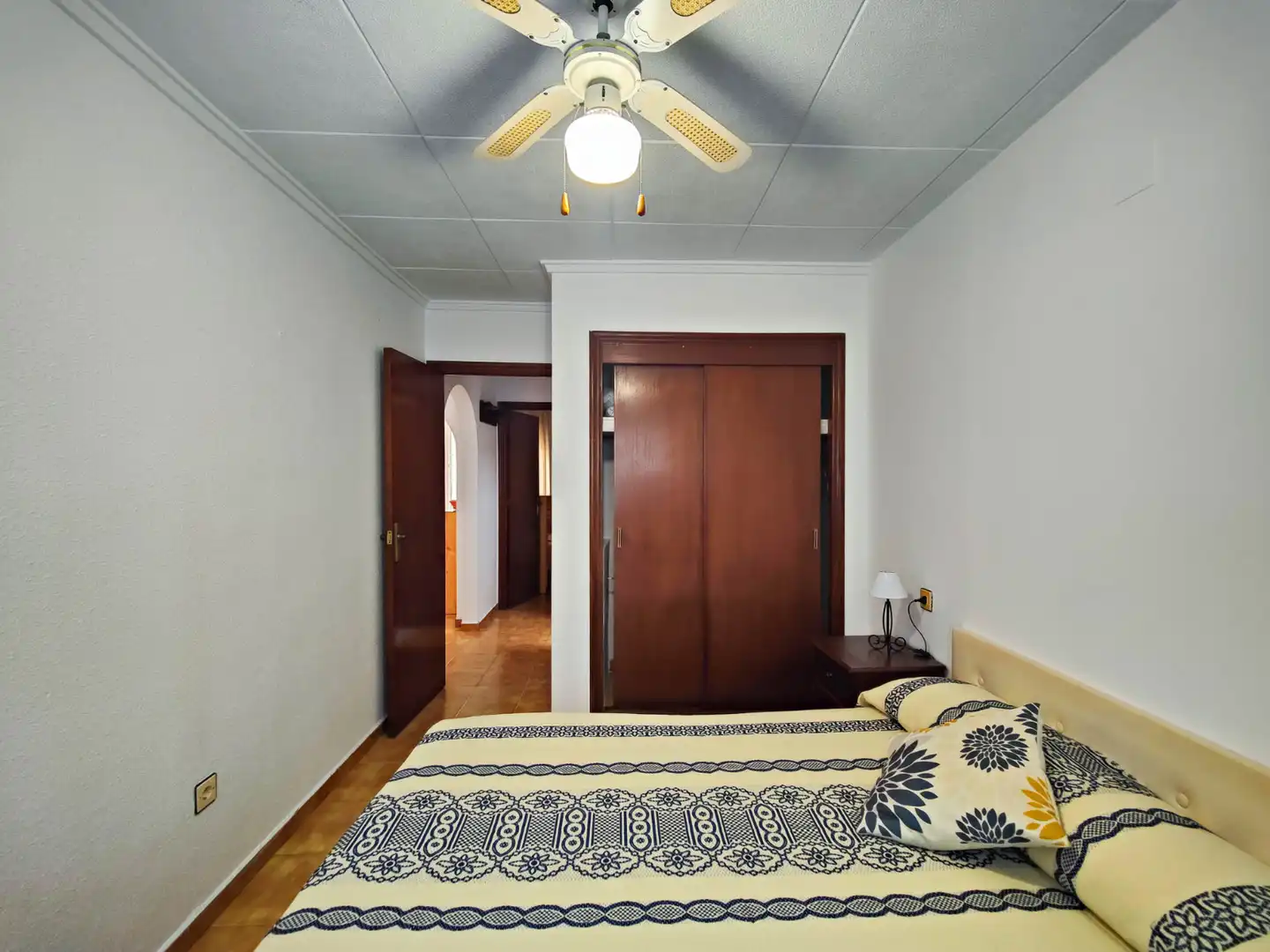 Habitación de Casa adosada de alquiler en Torrevieja con Aire acondicionado, Jardín privado y Terraza