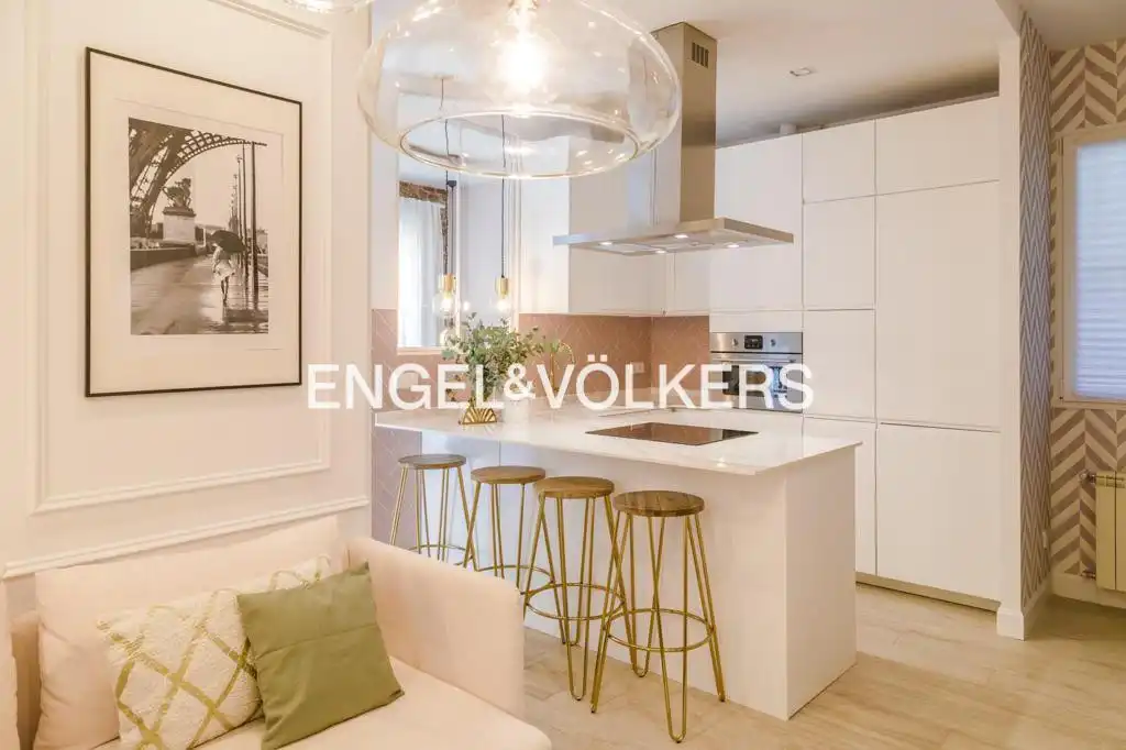 Küche von Wohnung zur Miete in  Madrid Capital mit Klimaanlage, Heizung und Möbliert