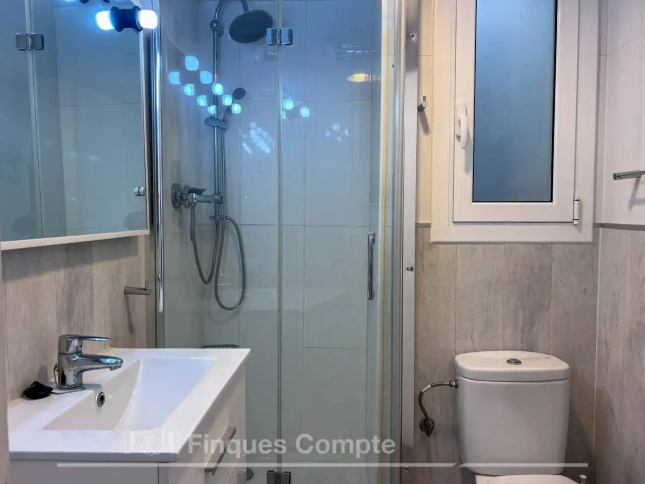 Baño de Apartamento en venta en Roda de Berà con Aire acondicionado y Terraza