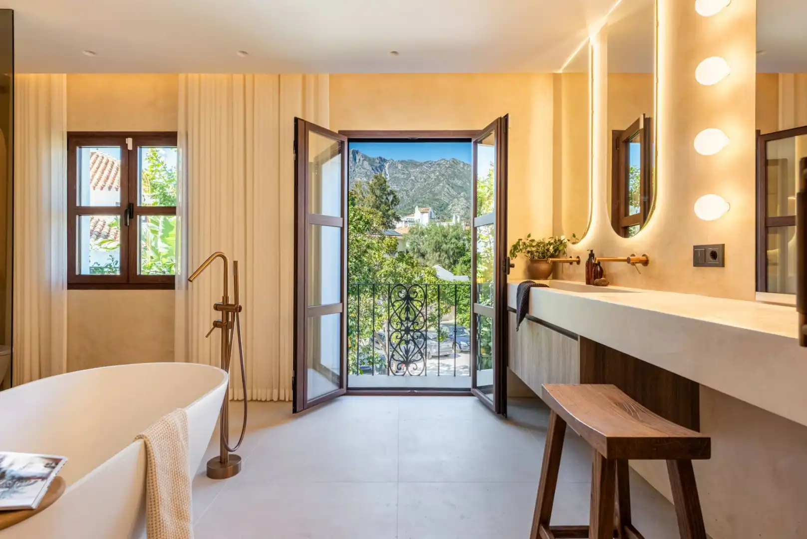 Baño de Casa adosada en venta en Marbella con Aire acondicionado, Jardín privado y Terraza