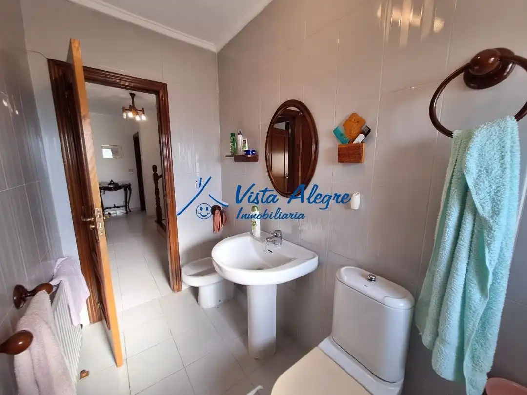Baño de Casa o chalet en venta en Gimileo con Calefacción, Terraza y Trastero