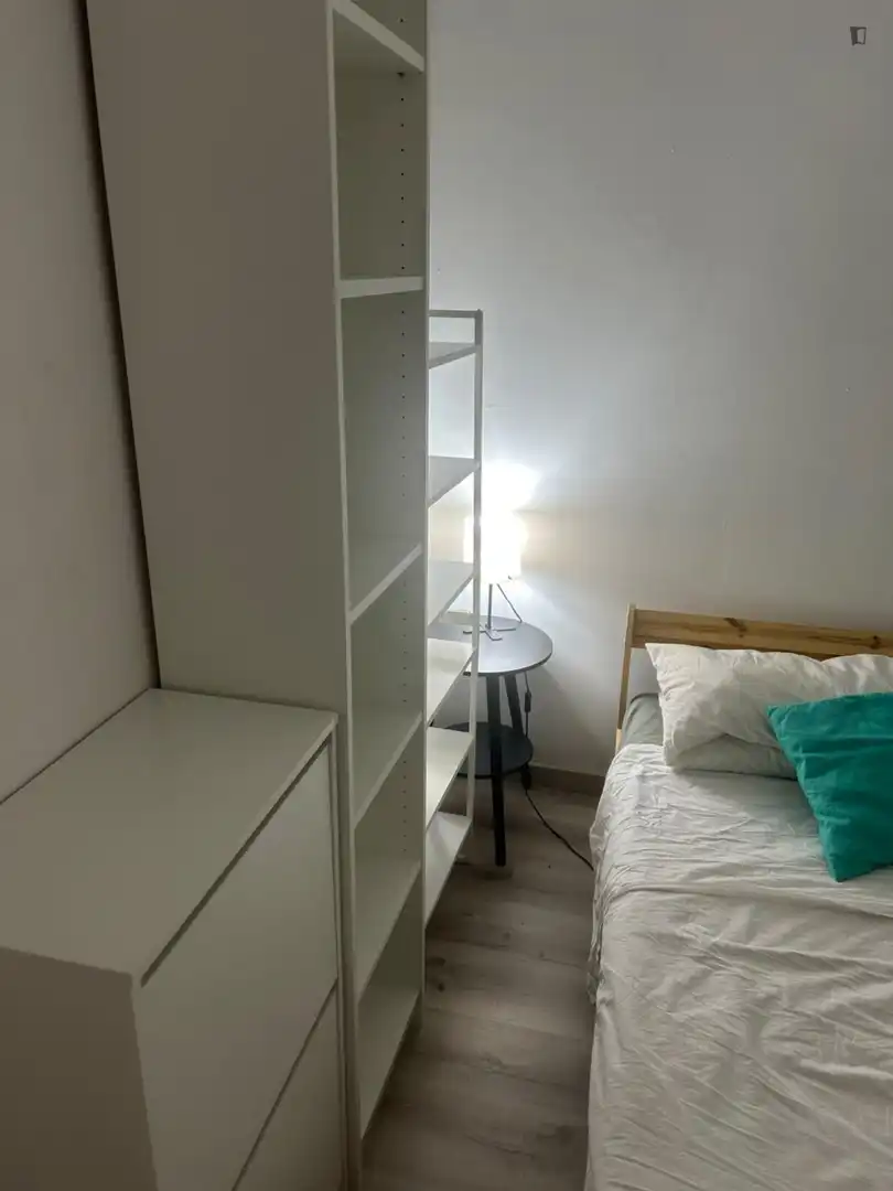 Bedroom of Apartments for share in Santa Coloma de Gramenet  with Furnished, Oven and Washing machine