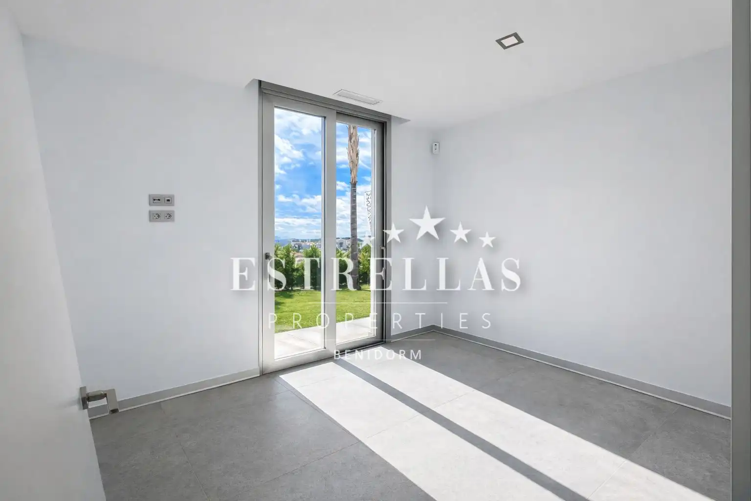 Chalet con piscina en venta en Golf Bahía, imagen 13