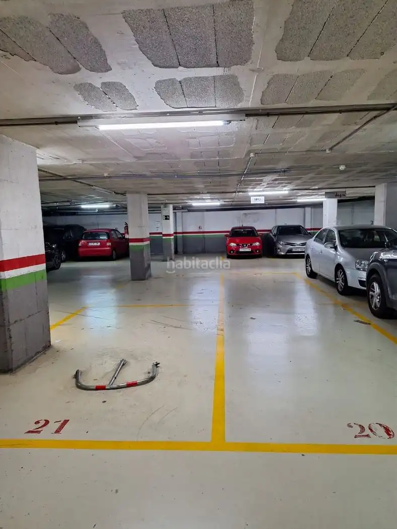 Einzelparkplatz zum Verkauf in Carrer de Balmes 8