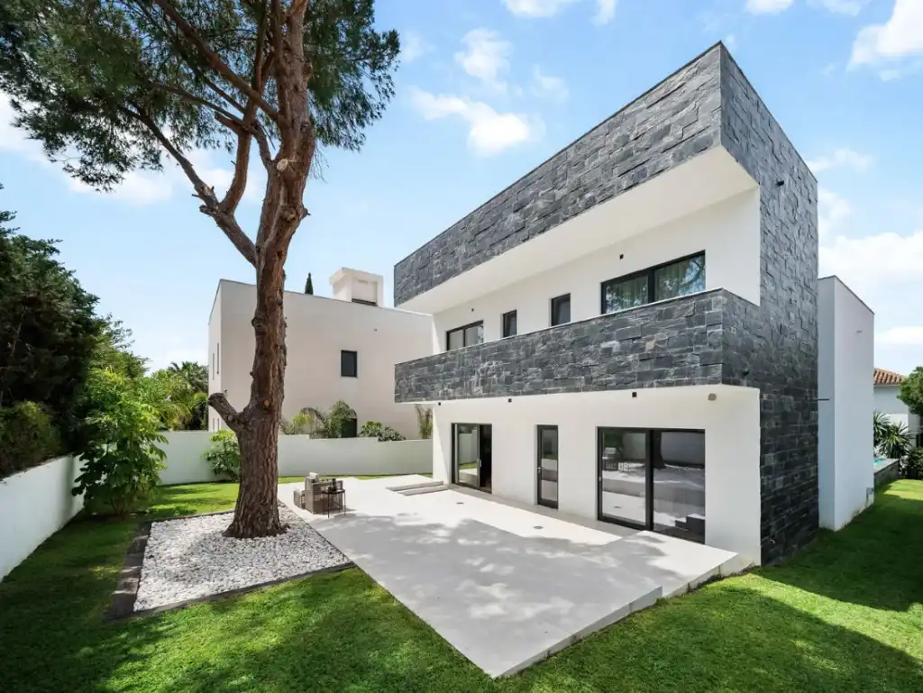 Chalet con piscina en venta en Elviria - Cabopino, imagen 9