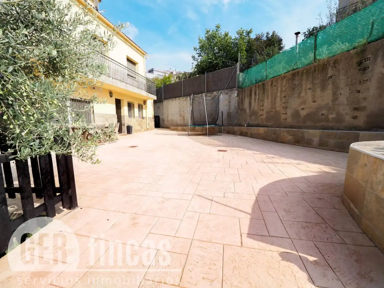 Vista exterior de Casa o chalet en venta en Terrassa con Aire acondicionado, Calefacción y Jardín privado