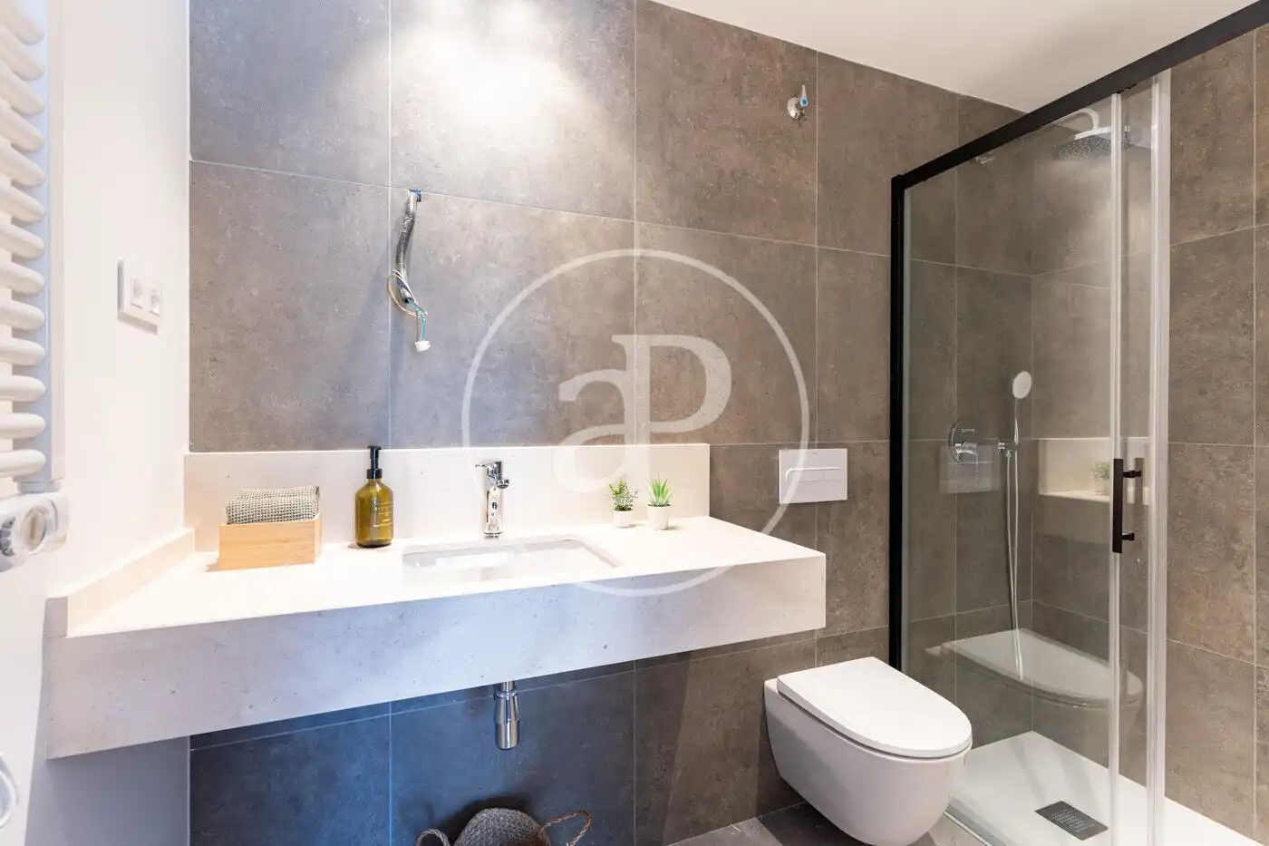 Bathroom of Flat for sale in Sant Cugat del Vallès  with Air Conditioner, Heating and Terrace