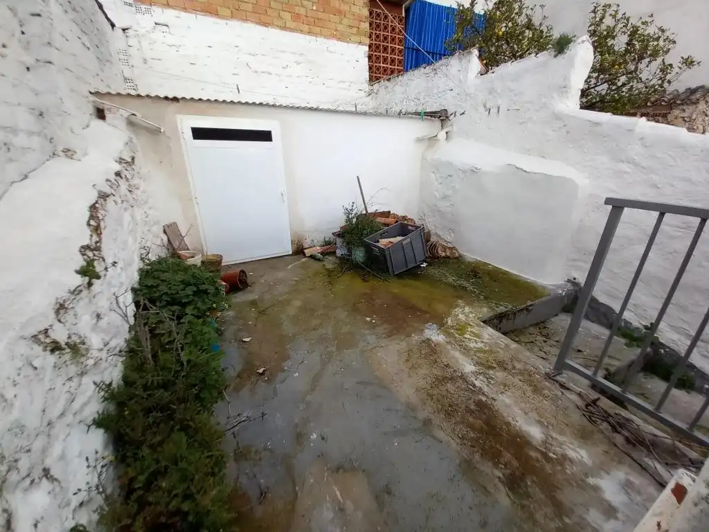 Einfamilien-Reihenhaus zum Verkauf in Martos mit Terrasse und Möbliert
