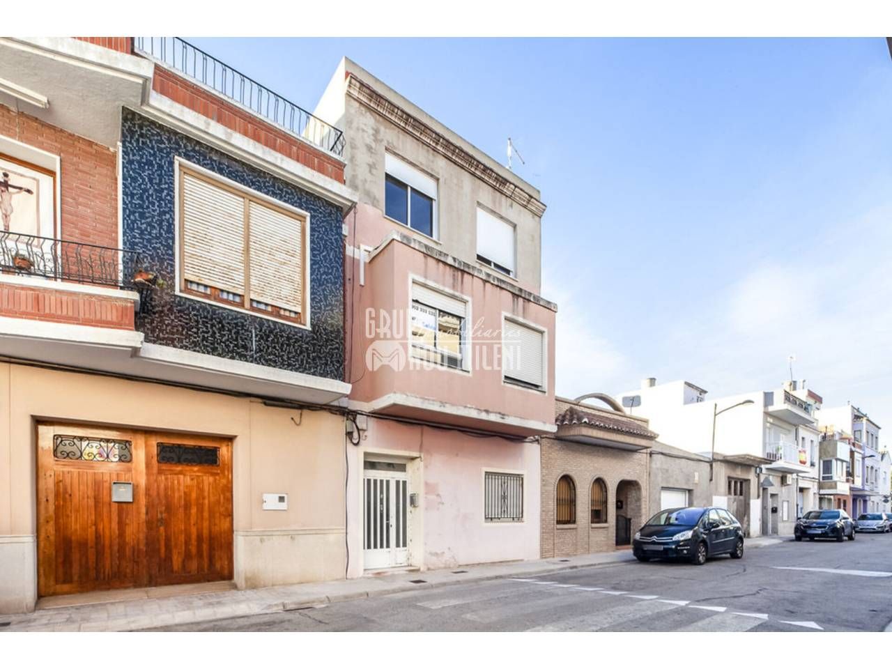 Vista exterior de Edifici en venda en Polinyà de Xúquer