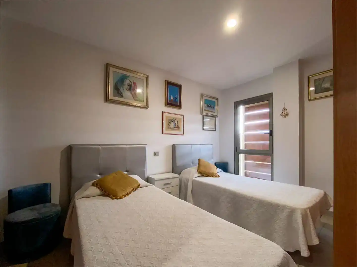 Schlafzimmer von Dachboden zum Verkauf in Guía de Isora mit Klimaanlage und Balkon