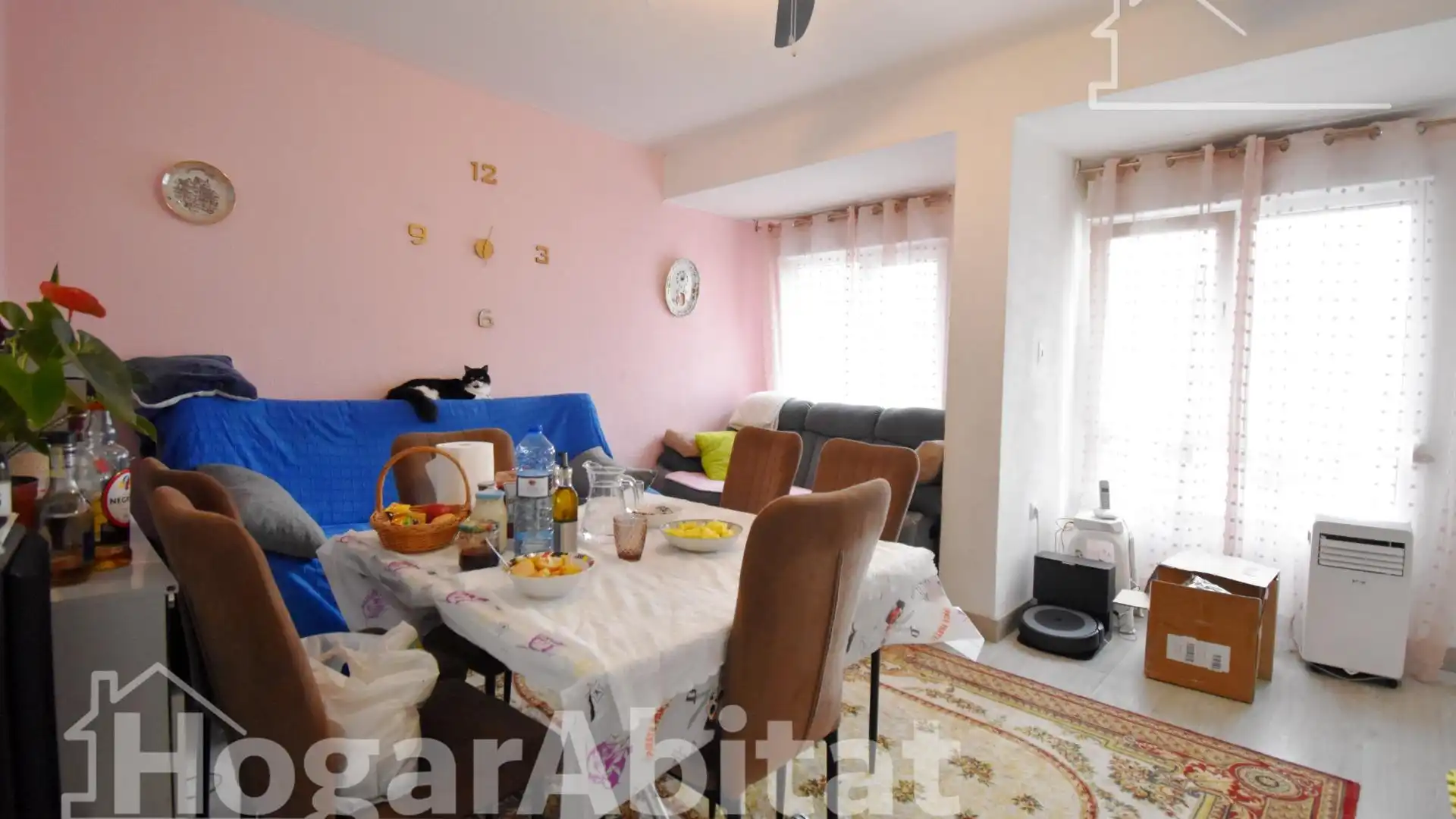 Living room of Flat for sale in Oliva  with Parquet flooring, Furnished and Balcony