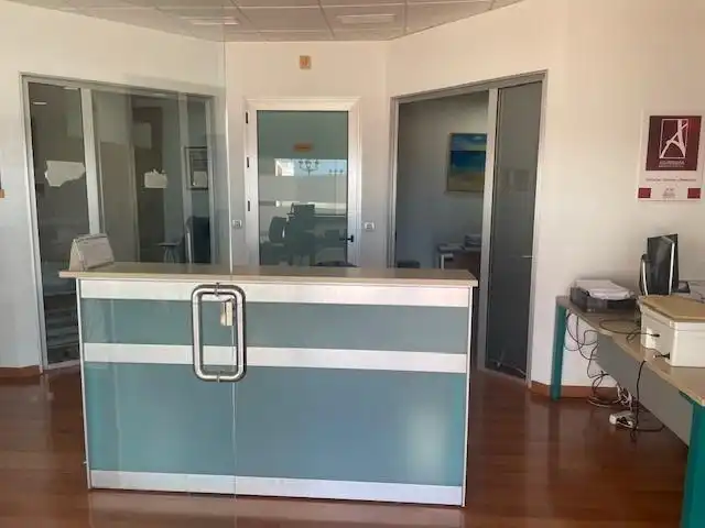 Oficina de lloguer en Benalmádena amb Aire condicionat, Calefacció i Moblat