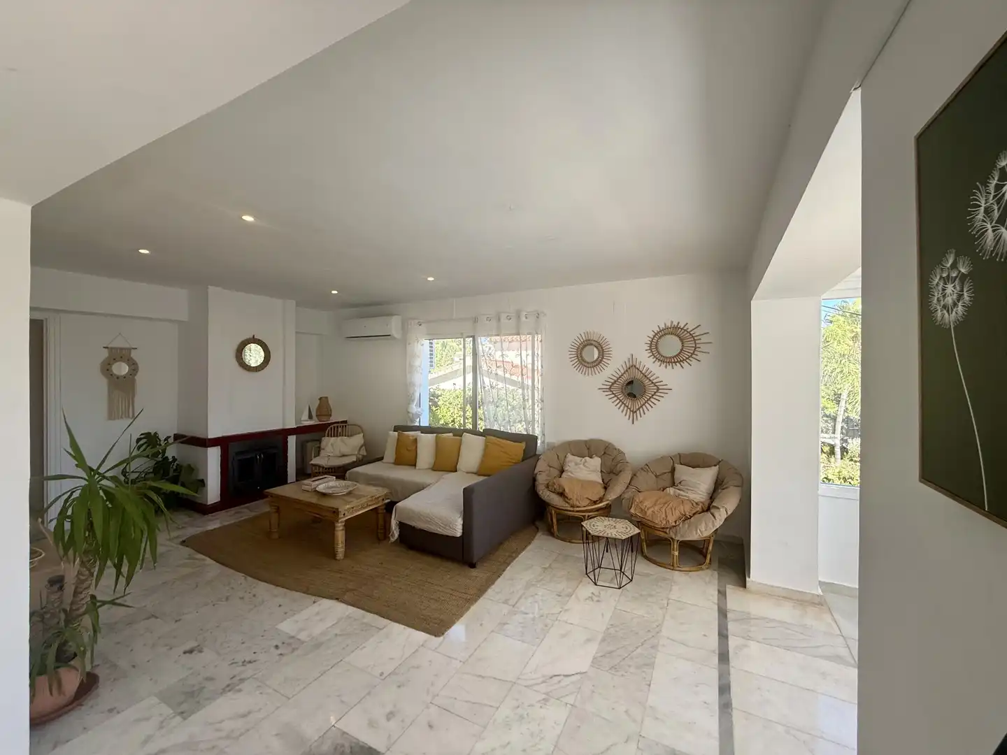 Sala de estar de Casa o chalet en venta en Marbella con Aire acondicionado, Jardín privado y Terraza