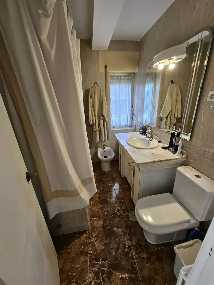 Baño de Piso en venta en Alcalá de Henares con Calefacción, Parquet y Terraza