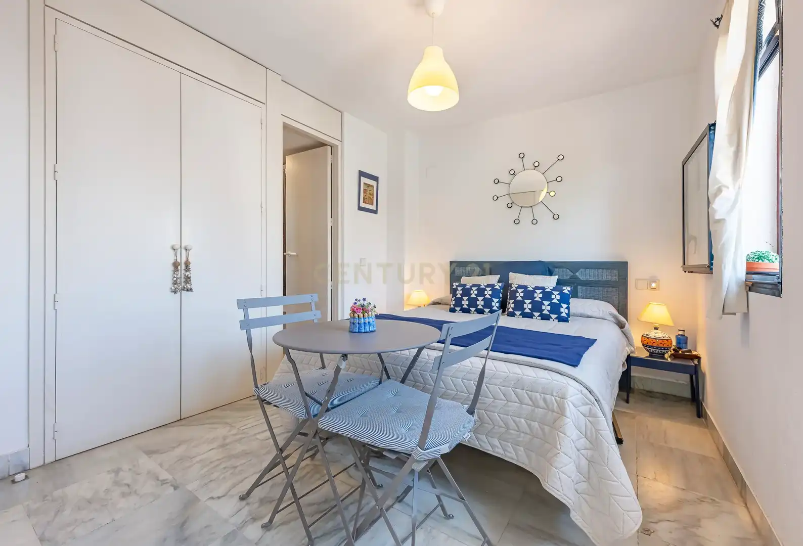 Dormitori de Casa adosada en venda en Estepona amb Jardí privat, Forn i Rentadora