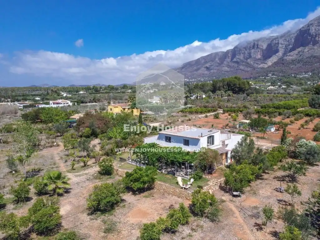 Houses for sale in Montgó - Ermita