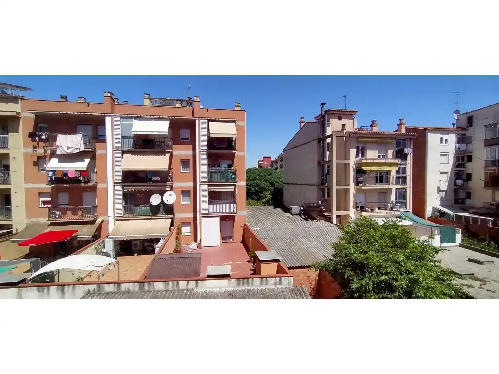 Vista exterior de Piso en venta en Girona