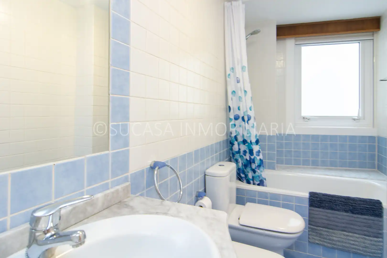 Bathroom of Apartments for sale in A Coruña Capital   with Heating, Parquet flooring and Storage room