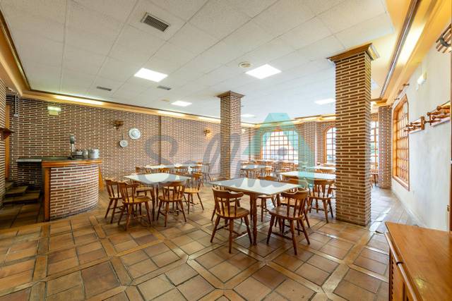 Local comercial en Alquiler en Doctor Cuesta Olay en Noreña