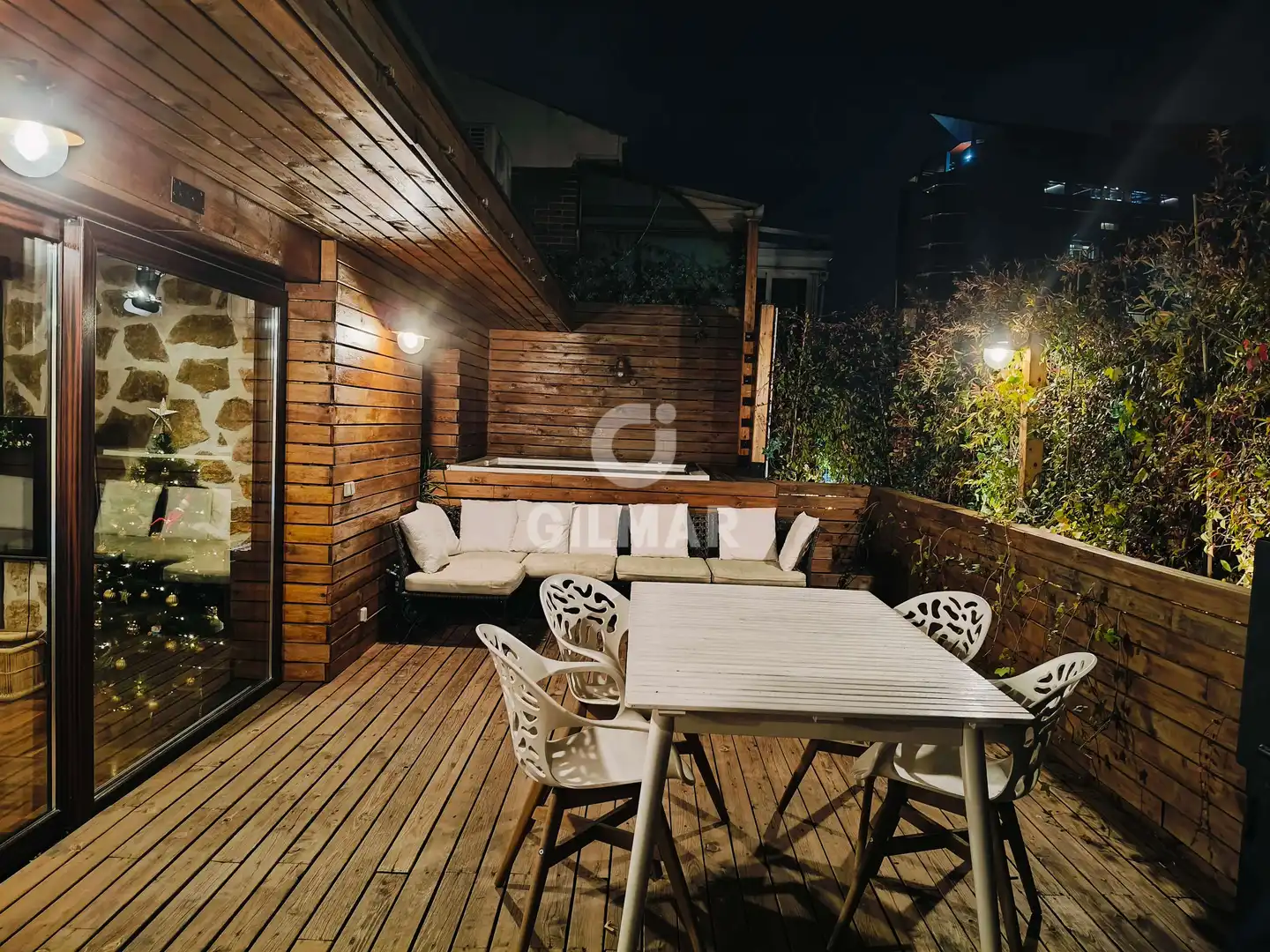 Terraza de Ático en venta en Madrid con Calefacción, Piscina y Balcón