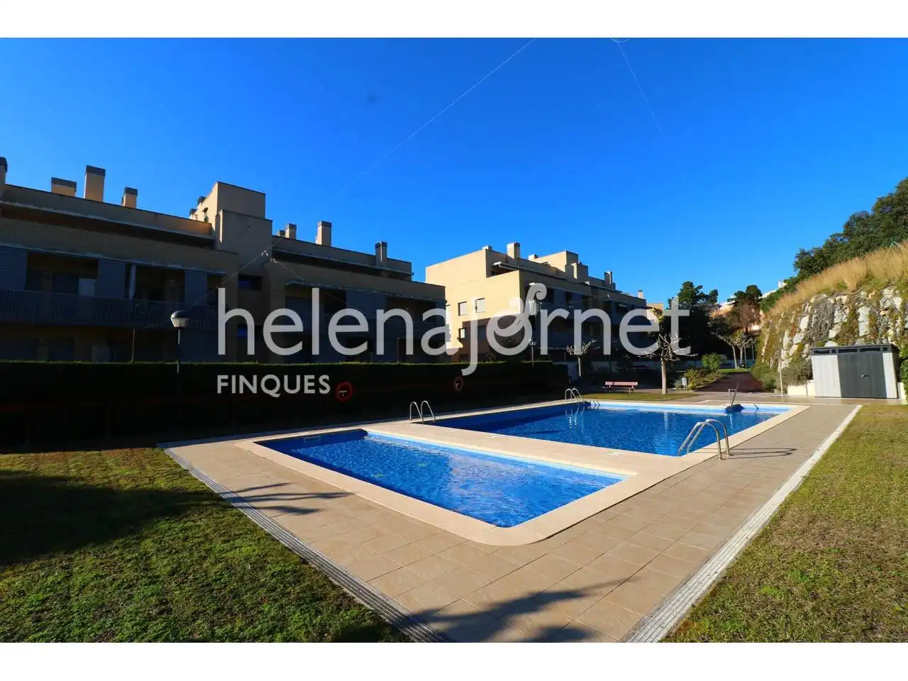 Piscina de Piso en venta en Sant Feliu de Guíxols con Aire acondicionado, Calefacción y Terraza
