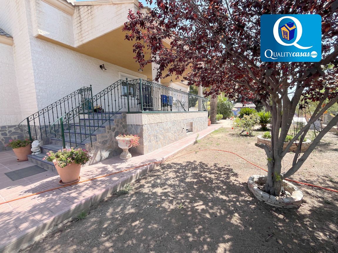 Jardí de Casa o xalet en venda en San Vicente del Raspeig / Sant Vicent del Raspeig amb Calefacció, Terrassa i Traster