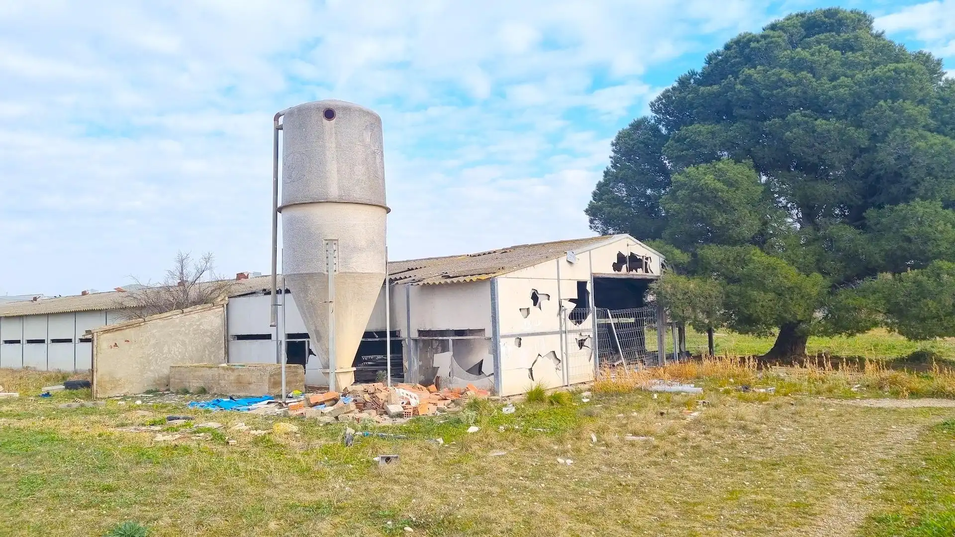 Vista exterior de Terreny industrial en venda en Villanueva de Gállego