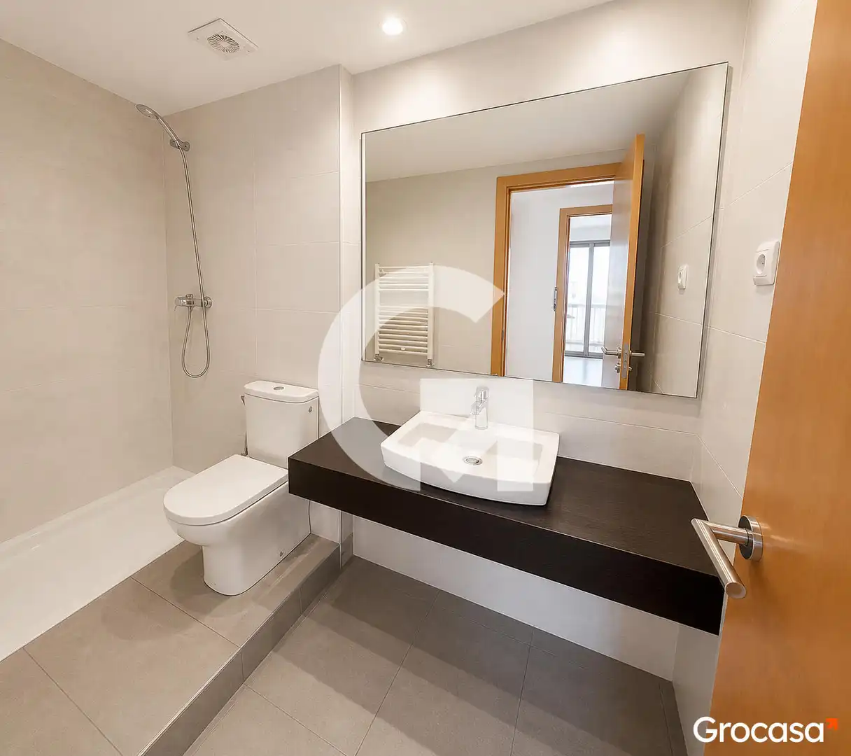 Baño de Piso en venta en Sant Vicenç Dels Horts con Aire acondicionado, Calefacción y Terraza