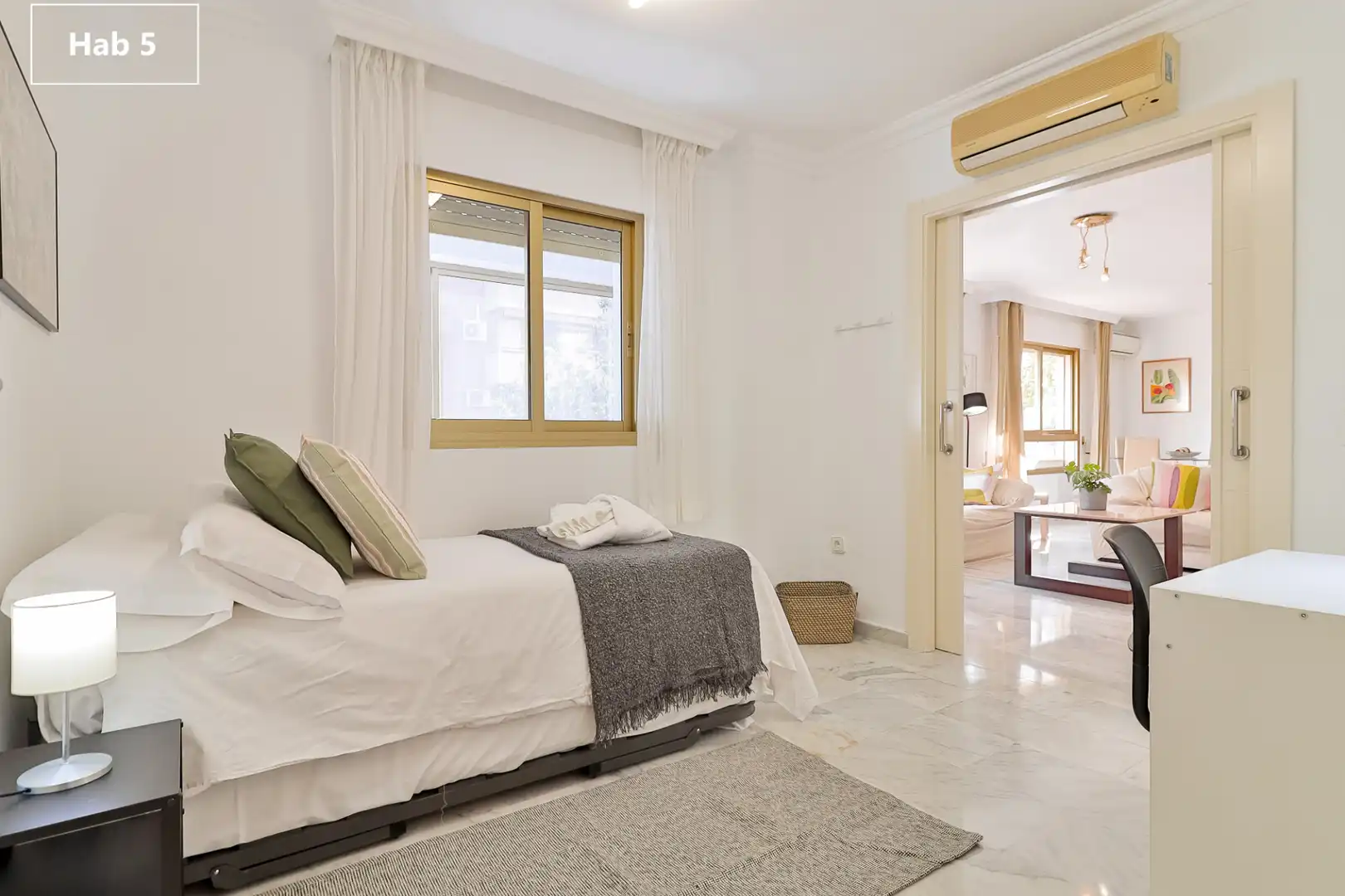 Habitación de Piso de alquiler en Málaga con Aire acondicionado, Amueblado y Internet