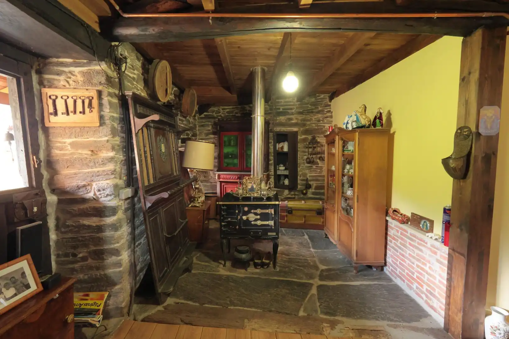 Casa rústica amb terrassa en venda a Villafranca del Bierzo, imagen 14