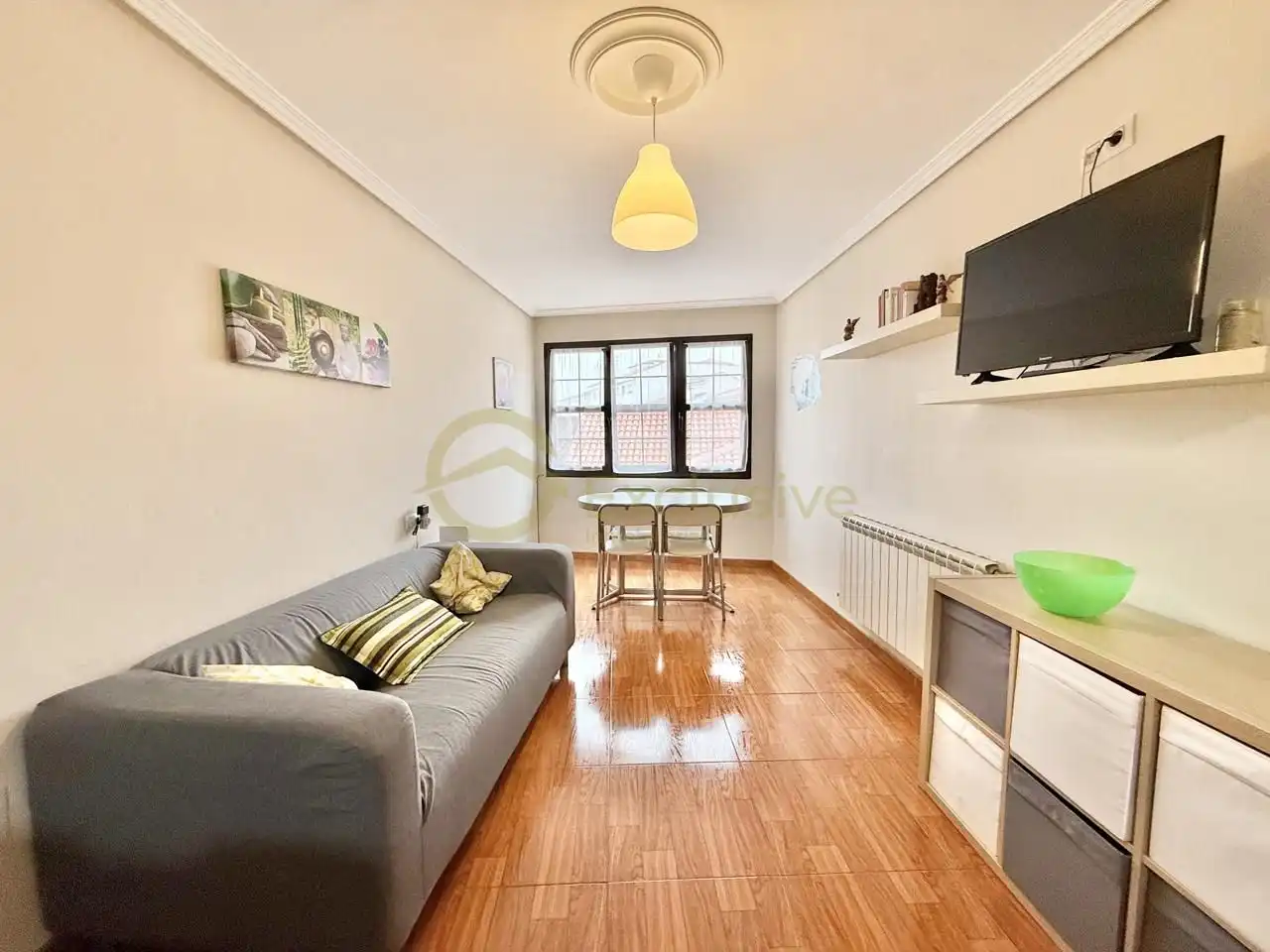 Sala d'estar de Casa adosada en venda en Avilés amb Calefacció, Jardí privat i Terrassa