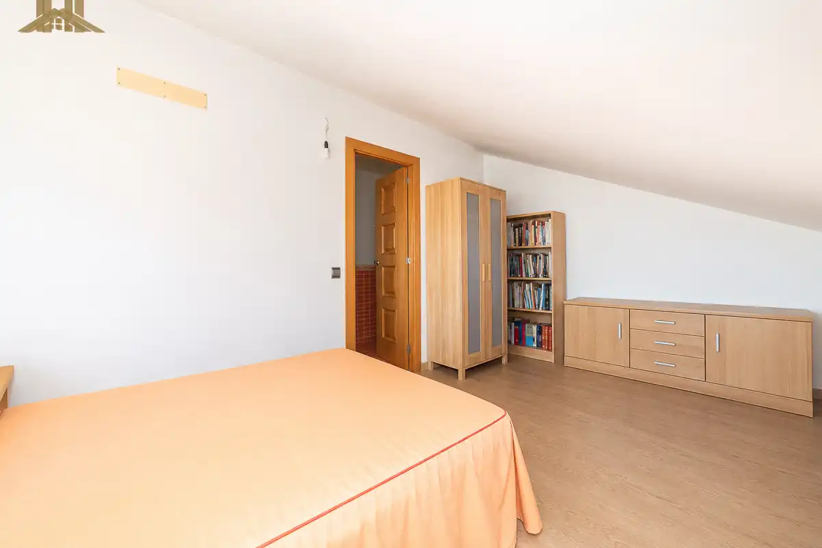Habitación de Casa o chalet en venta en Villaviciosa de Odón con Aire acondicionado, Calefacción y Jardín privado