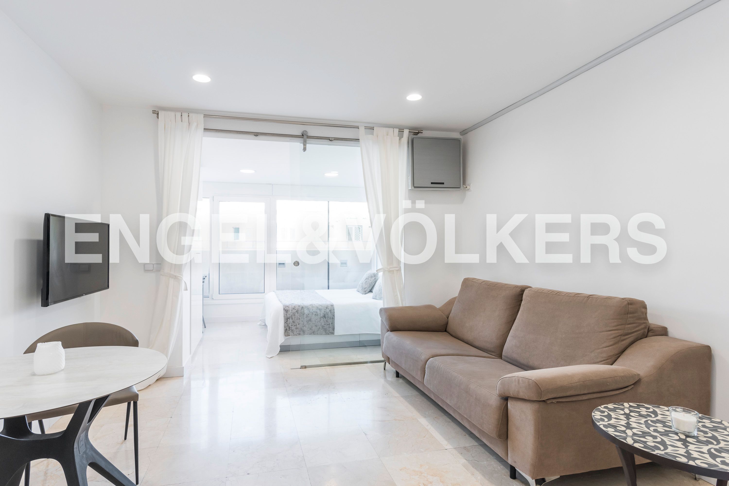 Sala d'estar de Apartament de lloguer en  Madrid Capital amb Aire condicionat, Calefacció i Terrassa