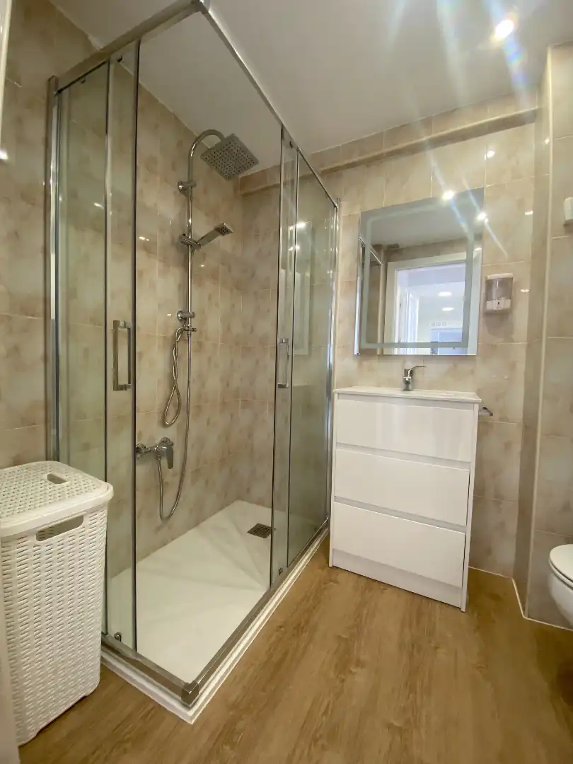 Bathroom of Flat for rent in Málaga  with Air Conditioner, Furnished and Washing machine