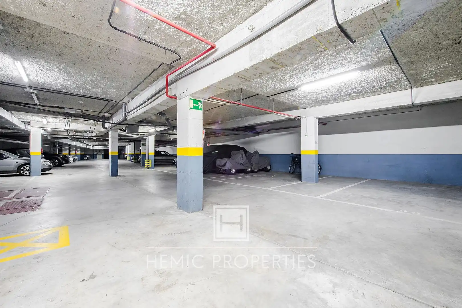 Parkplatz von Dachboden zum Verkauf in Tres Cantos mit Klimaanlage, Privatgarten und Terrasse