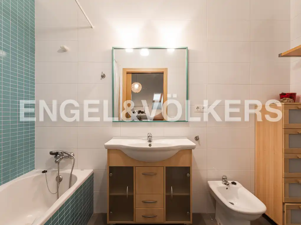 Badezimmer von Dachboden zur Miete in Valencia mit Heizung, Terrasse und Möbliert