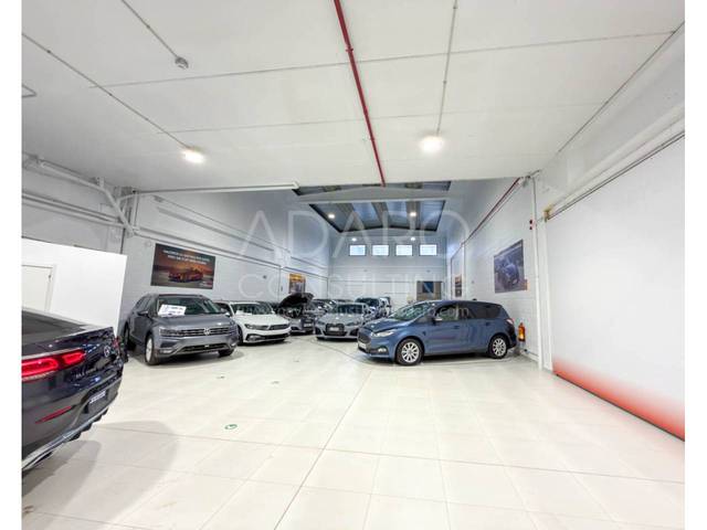 Nave industrial en Venta en Calle Hierro en Virgen del Rosario