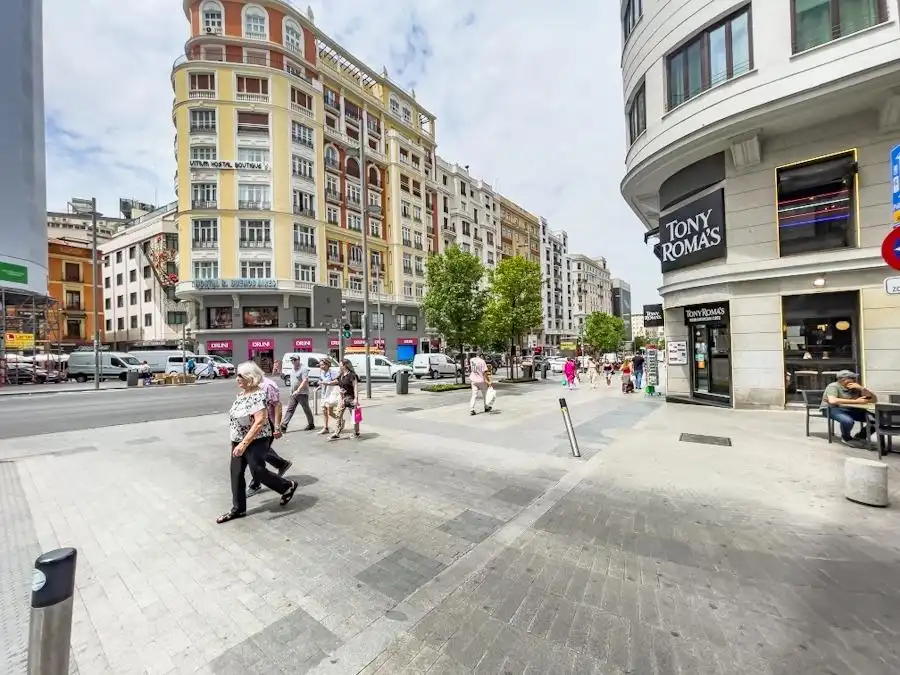 Garatge de lloguer a Calle Calle Gran Vía, 68, Universidad - Malasaña