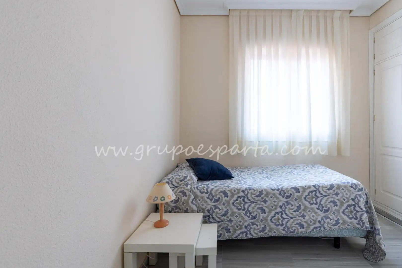 Bedroom of Flat for sale in Sevilla  with Air Conditioner and Terrace