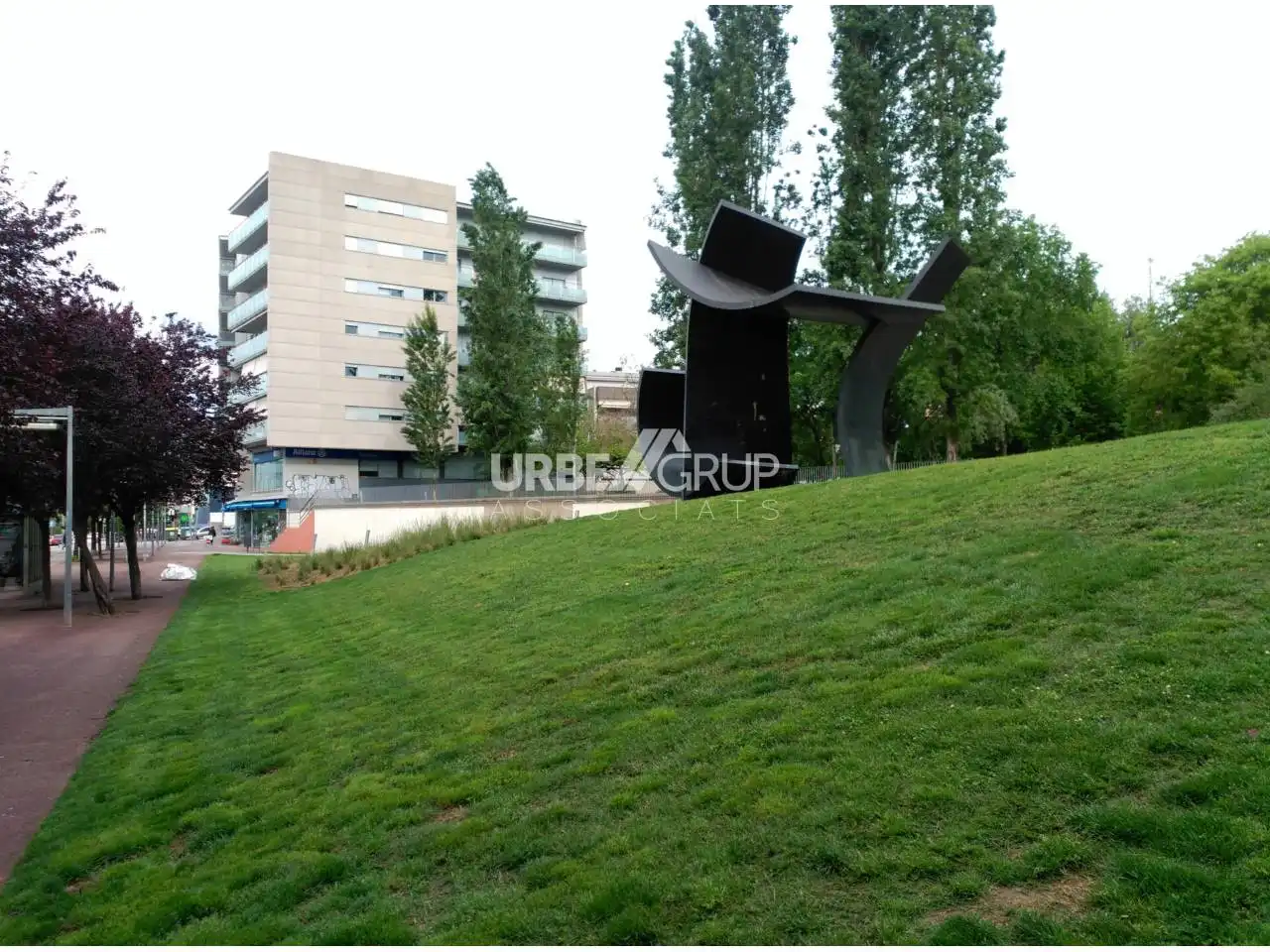 Vista exterior de Pis en venda en Terrassa amb Aire condicionat, Calefacció i Jardí privat