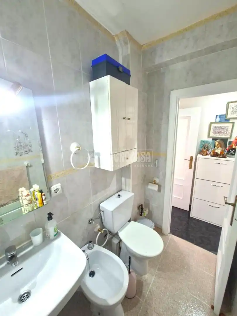 Baño de Piso en venta en Parla con Aire acondicionado y Calefacción
