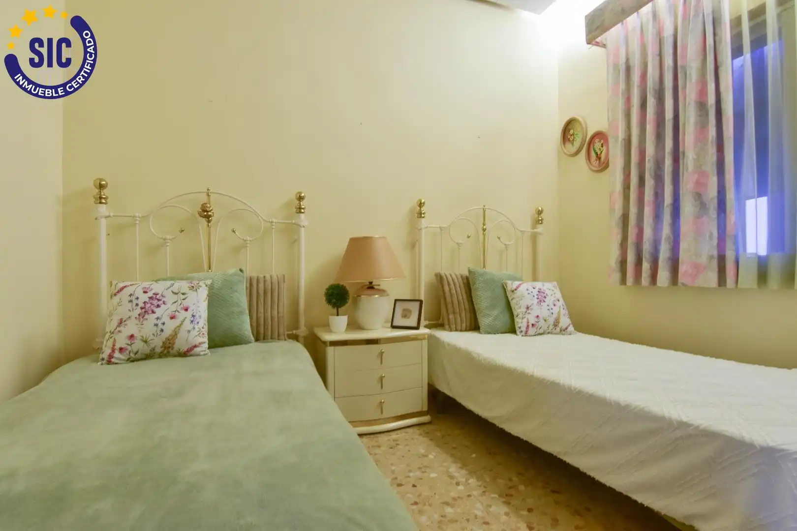 Habitación de Casa o chalet en venta en Torrent con Aire acondicionado, Jardín privado y Terraza