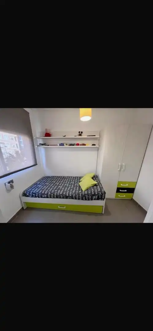 Dormitori de Apartament de lloguer en Guardamar del Segura amb Aire condicionat, Calefacció i Moblat