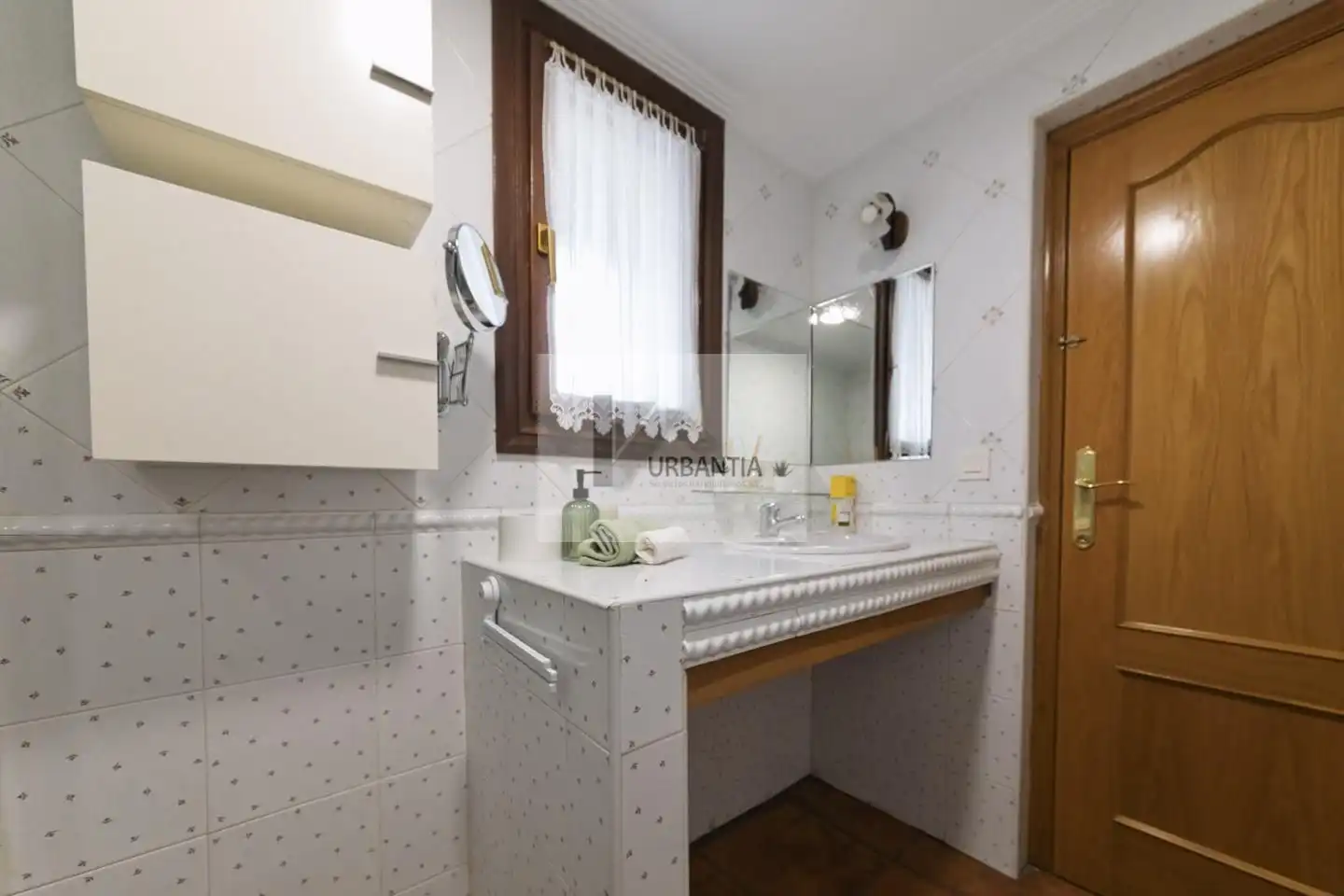 Bany de Casa o xalet en venda en Olóriz / Oloritz amb Aire condicionat, Calefacció i Jardí privat