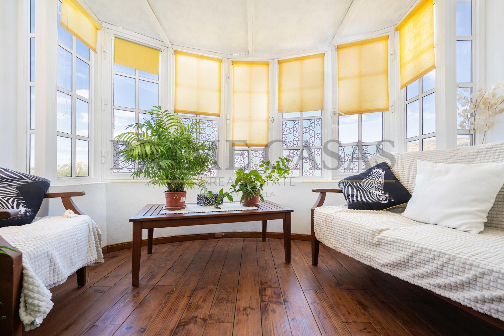 Sala de estar de Ático en venta en San Bartolomé de Tirajana con Aire acondicionado, Terraza y Balcón