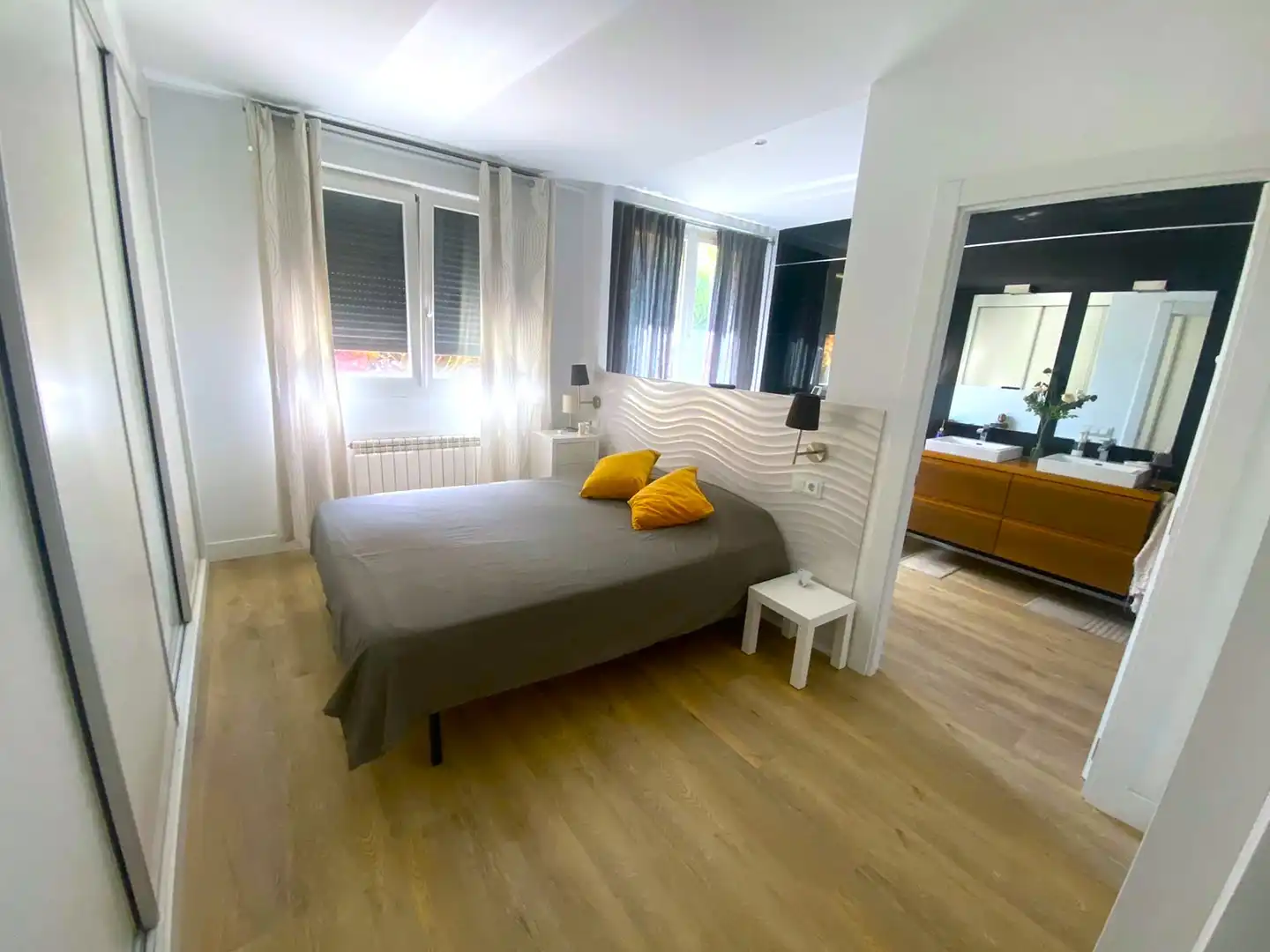 Bedroom of Houses for sale in Castro-Urdiales  with Heating, Private garden and Parquet flooring