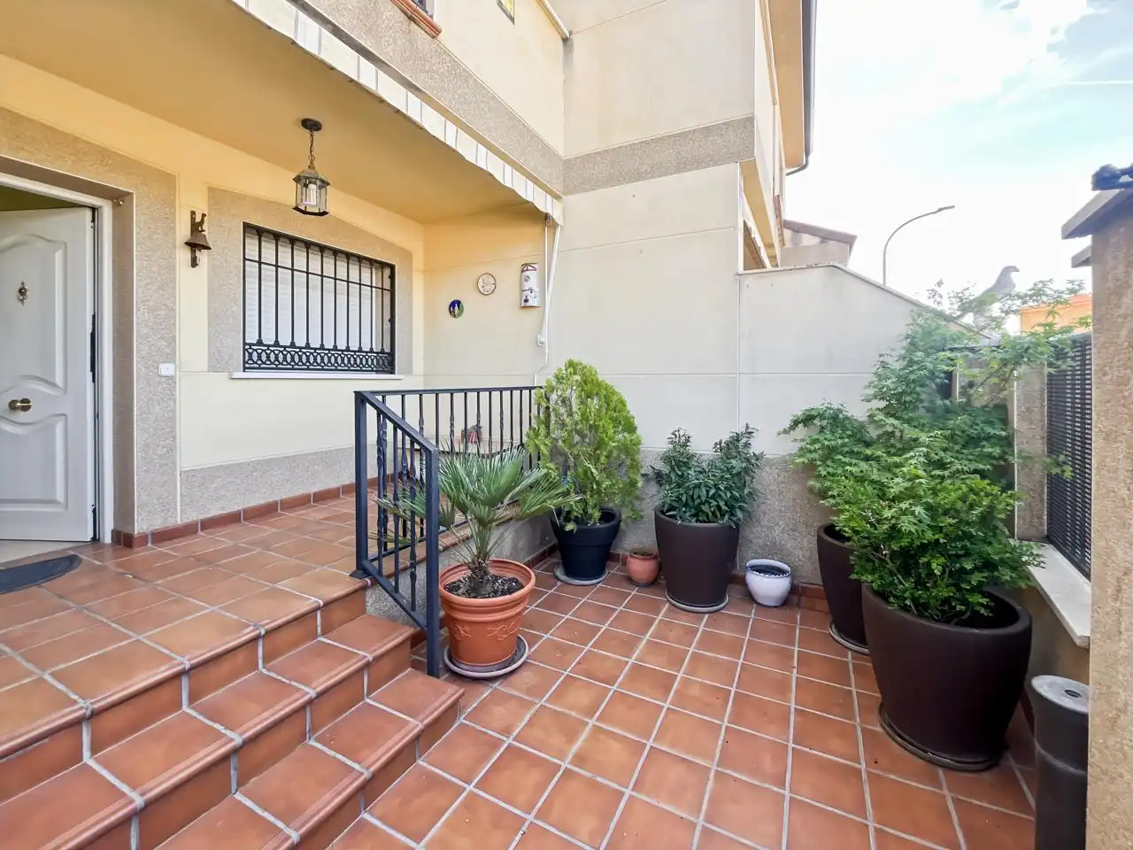 Terrassa de Casa adosada en venda en Valdelaguna amb Calefacció, Jardí privat i Terrassa