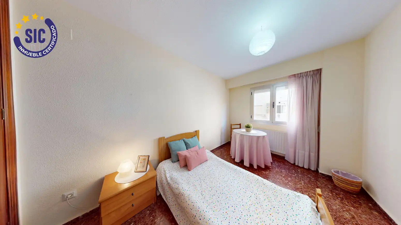 Habitación de Piso en venta en Valencia con Calefacción y Amueblado