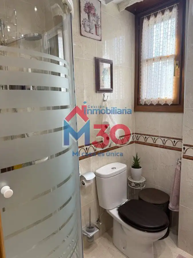 Bathroom of Houses for sale in Miranda de Ebro  with Heating, Terrace and Storage room